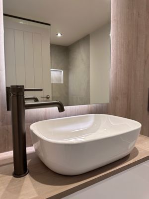 En-Suite Sample- click for photo gallery